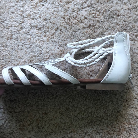 White dress shoes - Picture 2 of 6